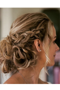  #updo #weddinghair #messybunwithbraids #highlightsandlowlights #weddinghairideas @ciaobellareddeerCredit: Instagram -@