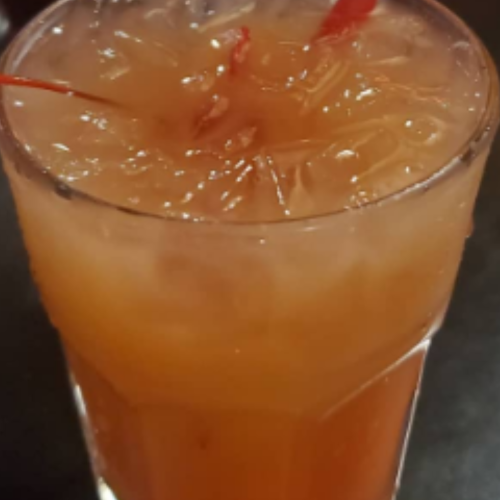 Fuzzy Navel Cocktail Recipe   Never had a Fuzzy Navel drink before. Cute! #fuzzynavel #fuzzynaveldrink #loreeschaletrestaurant #roadtrip #centraloregon #cutedrink